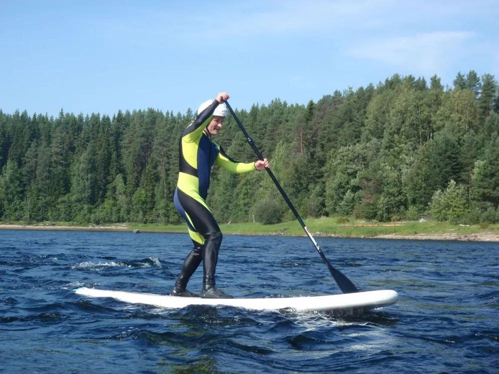 Stand up paddling with Aurora Borealis Adventure