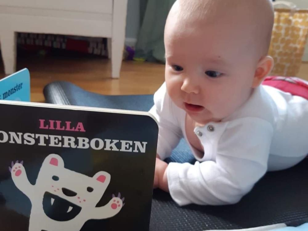 Bebis och bok på Vindelns bibliotek